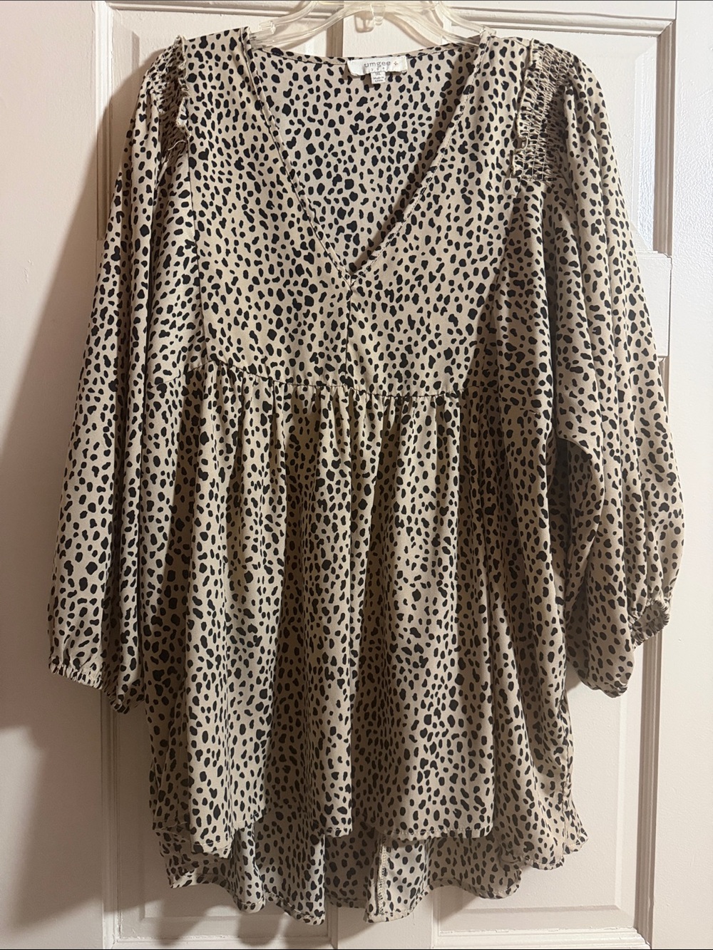 Umgee Beige and Black Spotted V-Neck Babydoll Blouse